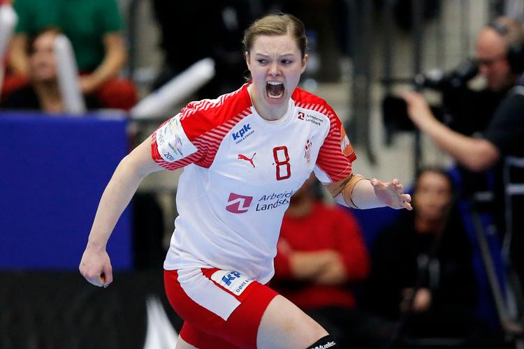 Anne Mette Hansen jubler efter en scoring. 