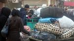 Indbyggere i det østlige Aleppo venter i gaderne på at blive evakueret efter massive bombardementer og rapporter om omfattende massakrer.  