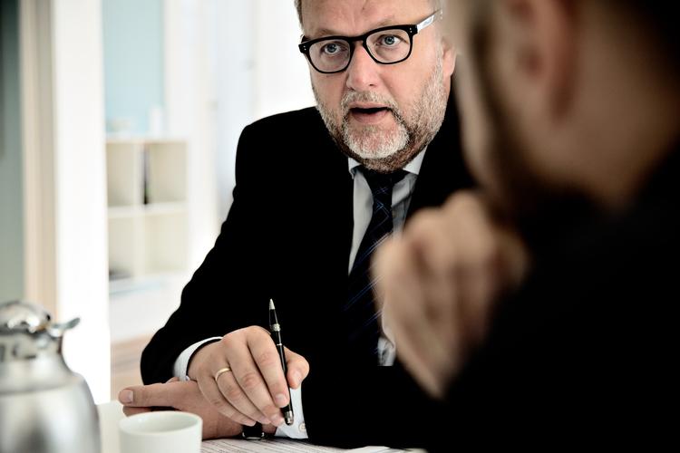 Klima- og energiminister Lars Christian Lilleholt (V) vil inden udgangen af 2017 præsentere en strategi for, hvor Danmark mest »omkostningseffektivt« når sit klimamål for 2030. 