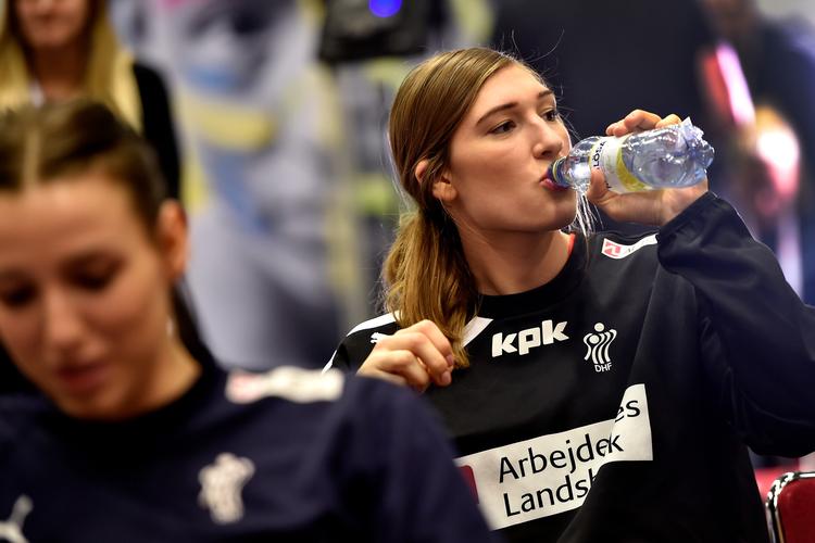 Kvindehåndboldlandsholdets pressemøde og træning ved EM