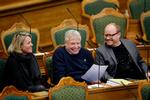 »Det handler jo om at samle opbakning og flertal for sine synspunkter. Ellers bliver det jo bare ordgejl for englenes skyld. Og aldrig til reel handling«, skriver Pia Olsen Dyhr (SF) om Alternativet, efter at Uffe Elbæk har kritiseret S, R og SF for partiernes støtte til at fjerne PSO-afgiften. 