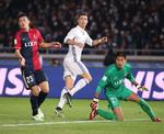 Real Madrids Cristiano Ronaldo (midt) blev den afgørende figur mod Kashima Antlers i Yokohama, men det holdt hårdt for den spanske storklub at hive titlen hjem.
 