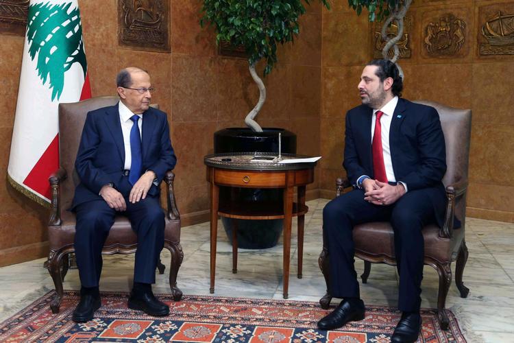 Libanons præsident, Michel Aoun, sammen med landets nye regeringschef, Saad Hariri, i præsidentpaladset  Baabda i det østlige Beirut.  