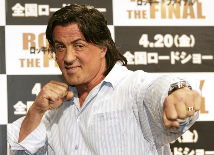Sylvester Stallone poserer kameravant for fotograferne på billedet her fra 2007. Nu er skuespilleren smigret over interesse fra USA's kommende præsident Trump. Foto: AP/Vincent Thian
 