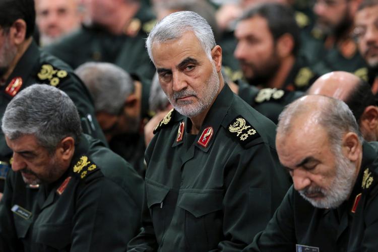 Qasem Soleimani er militærofficer og leder af militærenheden Quds-styrkerne, der er designet til at operere uden for Iran. I øjeblikket er han den udenlandske rådgiver, der er tættest på Assad. (Office of the Iranian Supreme Leader via AP) 