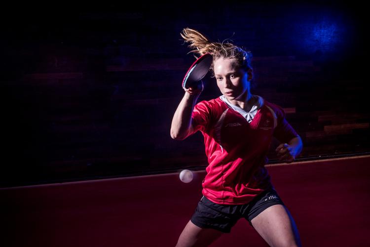 Sophie Walløe har hoftedysplasi og kroniske smerter, men trodser sit handikap ved bordtennisbordet, hvor hun i dag er blandt de fem bedste i sin klasse på verdensplan.  