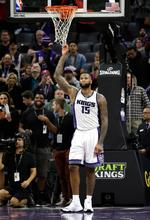 NBA-liv: Sacramento Kings-forward DeMarcus Cousins forsøgte natten til onsdag dansk tid at kontrollere nerverne langt fra modstandernes kurv, mens hans holdkammerat Garrett Temple afviklede to straffekast i opgøret mod Portland Trail Blazers, der blev besejret 126-121.
 