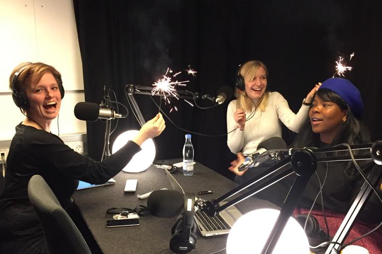 Katrine Hornstrup Yde, Christine Runøe og Lucia Odoom har tændt stjernekasterne og er klar til at give dig overblikket over popåret 2016. 