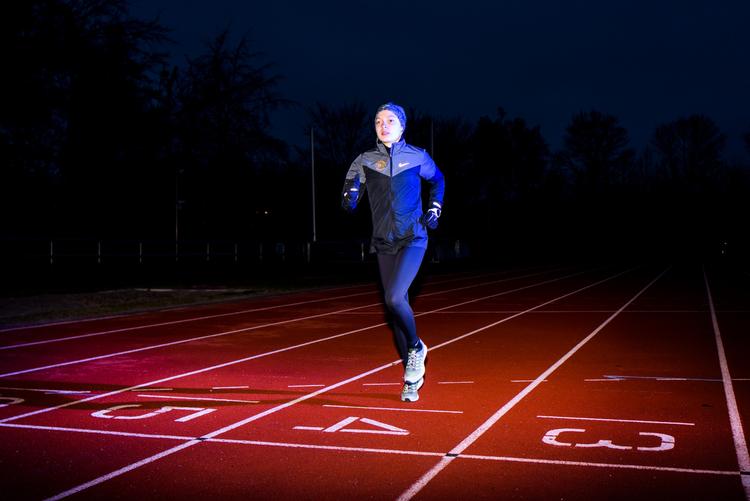 Anna Emilie Møller sagde nej til basketlandsholdet for at forfølge sit talent for løb, og på rekordtid nåede hun OL. Nu går hun efter en finaleplads i forhindringsløb ved OL i 2020.  