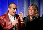 Rick Parfitt ses her til højre. 