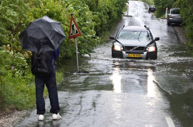 Vandstanden i Roskilde Fjor vil stige så meget i de kommende dage, at borgerne i Roskilde Kommune risikerer voldsomme oversvømmelser. Foto: Jens Dresling. 