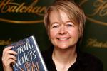 På tide. Forfatteren Sarah Waters hjælper The National Trust ind på de nye stier.  