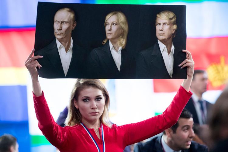 Marine Le Pen, præsidentkandidat for franske Front National, ser sig selv som en del af en ny akse Putin-Trump-Le Pen, hvis hun vinder præsidentvalget næste år. 