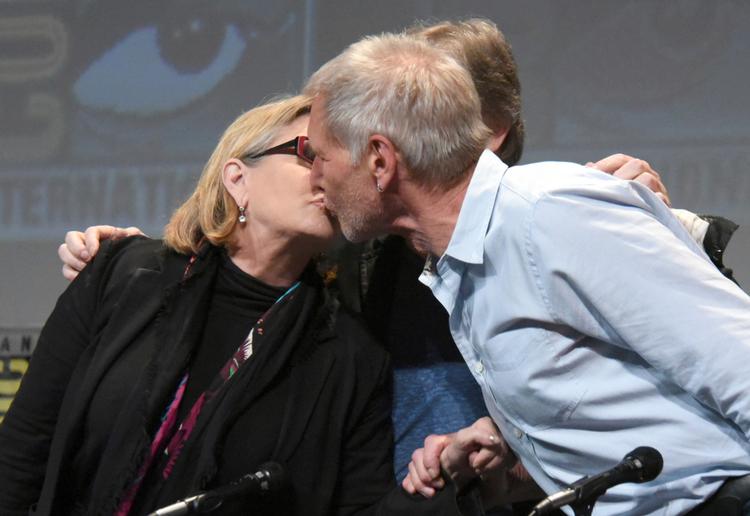 Og her genforenes hun med Harrison Ford i forbindelse med premieren på 'Star Wars: The Force Awakens' i 2015.  