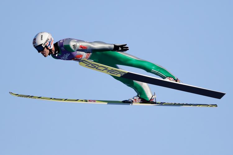 Norske Daniel-Andre Tande vandt dette års skihop i  Garmisch-Partenkirchen, som altid afholdes på årets første dag. Her ses dog landsmanden Andreas Stjernen, der blev nummer 14. 