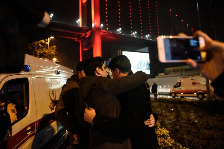 En natklub blev angrebet nytårsaften i Istanbul, og 39 mennesker blev skudt og dræbt.  