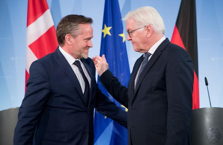 Europæer. Tysklands udenrigsminister, Frank-Walter Steinmeier, var den første udenlandske kollega, Anders Samuelsen besøgte som minister. Men det er stadig uklart, hvad Danmarks nye udenrigsminister præcis vil med sin europapolitik. 