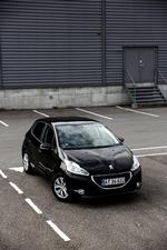 Peugeot 208 var den mest solgte bil i Danmark sidste år. 9.381 sæt nøgler blev langet over disken.  