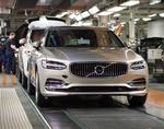Volvo har har visse problemer med at få gang i produktionen af de nye modeller S90 og V90. Det har kostet dem førstepladsen i Sverige.  