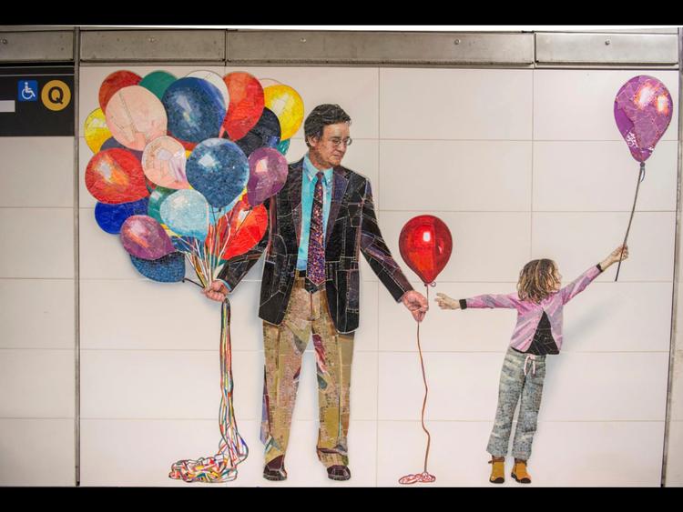 Det var en festdag for mange newyorkere, da den nye Second Avenue subway blev indviet. Kunsten på stationens vægge anslår også en munter stemning.  