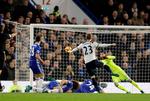 Tottenhams seneste mål mod Chelsea scorede Christian Eriksen med kampens første mål 26. november, men Chelsea vandt alligevel 2-1. Eriksen er en af blot tre nuværende Tottenham-spillere, der tidligere har scoret mod Chelsea. Frank Augstein/AP