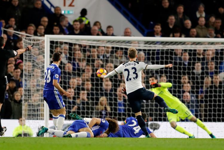 Tottenhams seneste mål mod Chelsea scorede Christian Eriksen med kampens første mål 26. november, men Chelsea vandt alligevel 2-1. Eriksen er en af blot tre nuværende Tottenham-spillere, der tidligere har scoret mod Chelsea. Frank Augstein/AP