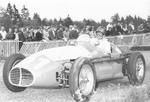 Juan Manuel Fangio vandt verdensemesterskabet fem gange. Men han fik ikke mulighed for at forsvare den første titel.   