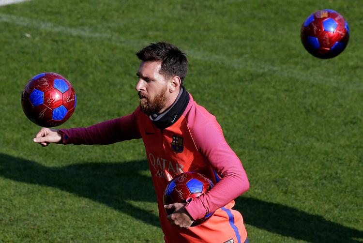 Boldkunstneren Lionel Messi er Barcelonas topscorer med sine 23 mål i 20 kampe i denne sæson, og han er med i truppen til aftenens pokalkamp. 