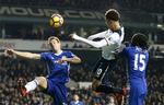For anden gang header Dele Alli bolden i kassen for Tottenham, der gjorde spændingen i Premier League en stor tjeneste ved at besejre Chelsea. 