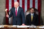 Som vicepræsident er Joe Biden leder af Senatet, det ene kammer i Kongressen. I dag var han flankeret af Paul Ryan, der leder det andet kammer, Repræsentanternes Hus. 