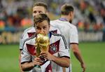  Mario Götze blev matchvinder, da Tyskland blev verdensmester i 2014. Ved slutrunden i Brasilien var der 32 deltagere, og det samme vil der være i 2018 og 2022. Men fra 2026 kan 48 hold gøre sig håb om at komme til VM. 