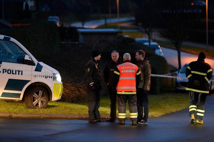 De seks døde personer blev fundet i et hus i den jyske by Ulstrup. 