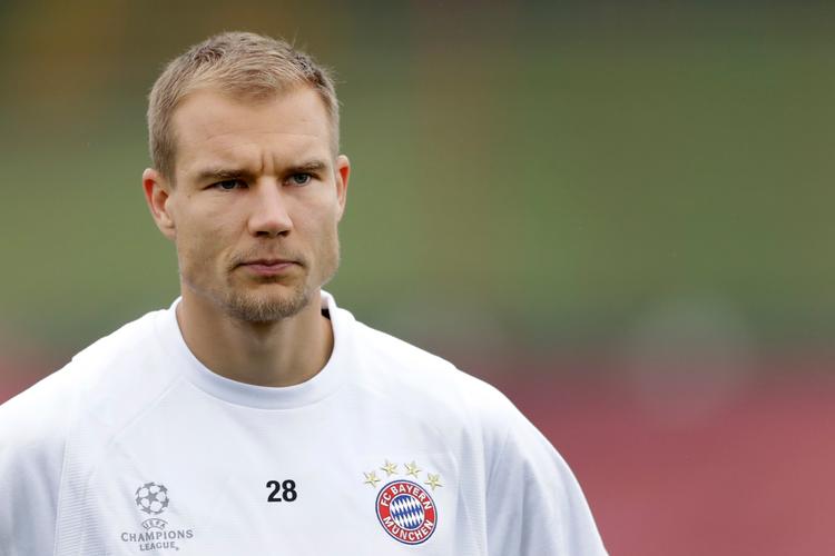 Holger Badstuber  har overvundet den fjerde alvorlige skade på lige så mange år og skal nu efter planen have masser af spilletid i Schalke. 