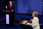 Hillary Clinton skal ikke brokke sig over FBI, mener Donald Trump. 