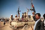 En stammeleder, der er loyal mod houthi-rebellerne i Yemen råber sloganer rettet mod andre der vil hjælpe med at kæmpe mod de regeringsvenlige tropper i det uroplagede Yemen.  