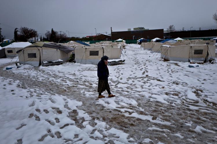 Minusgrader og snevejr forværrer forholdene for flygtninge og migranter langs den såkaldte Balkan-rute. 