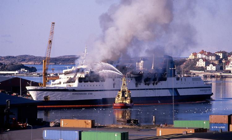 Sagen om de fire brande på Scandinavian Star i 1990, der kostede 159 mennesker livet, blev i sommeren 2016 henlagt som uopklaret af Oslo Politi. Det har fået en privat efterforskningsgruppe og støttegrupper for overlevende og pårørende til at protestere.  
