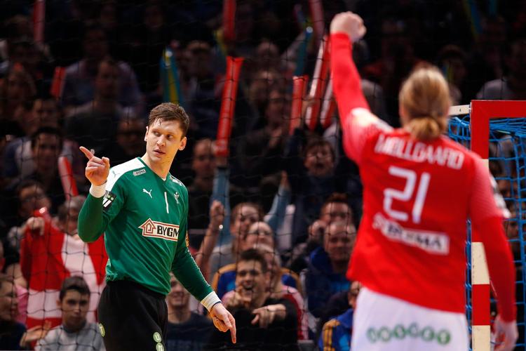 Landsholdsmålmand Niklas Landin havde en redningsprocent på 58 procent i første halvleg, hvor han stod suverænt foran mål.  