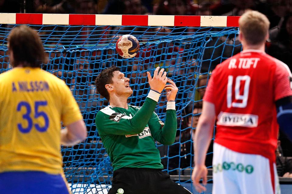 Danmarks Niklas Landin og Sveriges Jerry Tollbring. 