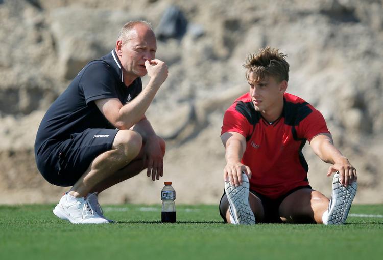 Landstræner Niels Frederiksen vil have mest muligt ud af træningslejren med sit U21-hold, der til sommer skal til EM i Polen. 