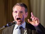 AfD-lederen Björn Höcke lægger op til en hård valgkamp med slagtning af historiske nazi-traumer. 