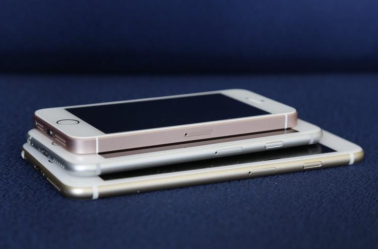 I mange år har det været Qualcomm, der gør mobildata muligt i iPhone. Men det er måske ikke gået helt ærligt og retfærdigt til, hvis USAs konkurrencemyndigheder får ret i deres anklager. Og forbrugerne kan være blevet snydt. (Foto: AP Photo/Julie Jacobson).  