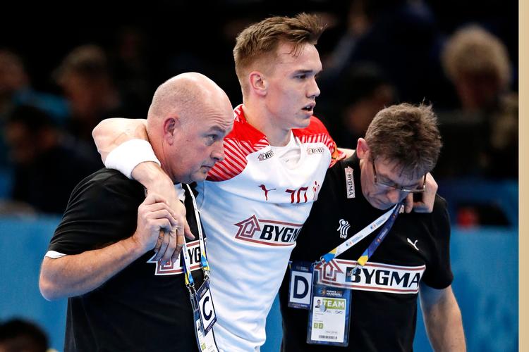 Lasse Andersson blev skadet under onsdagens opgør mod Bahrain, men forventer allerede at være klar i aften til den sidste kamp i gruppespillet. Jens Dresling/POLFOTO