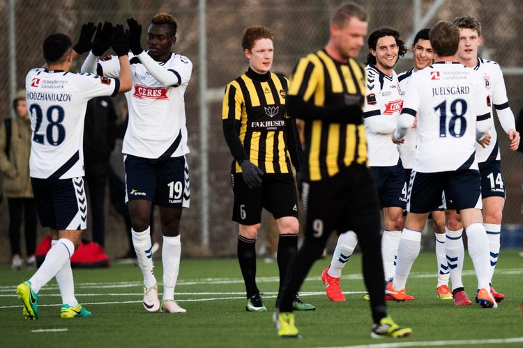 De unge spillere markerede sig fint i AGF's første træningskamp, hvor tre af de fem målscorere var 19, 19 og 20 år. 