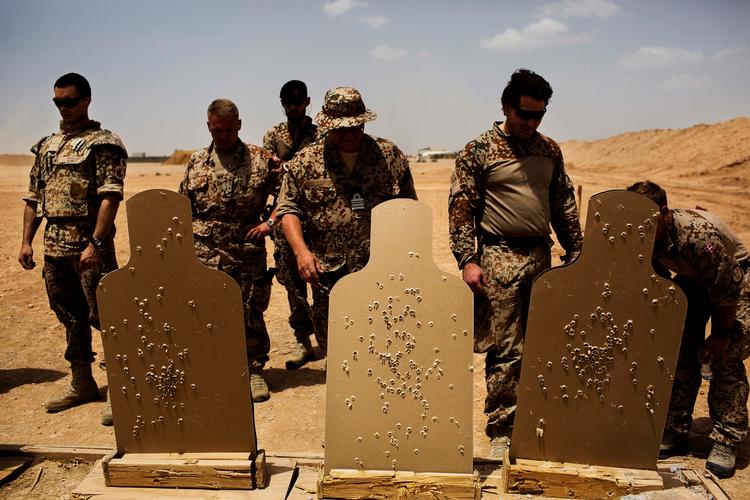 Jægersoldaterne har prøvet det før. I Afghanistan udviklede specialstyrkernes træning af politifolk sig gradvis til, at danskerne var med afghanerne i kamp.  