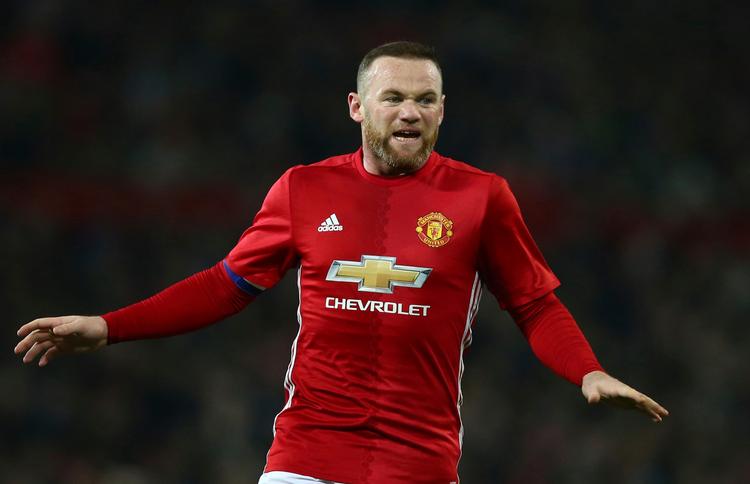 Wayne Rooney skulle blot bruge 546 kampe på at score 250 gange for Manchester United. Bobby Charlton brugte 778 kampe på at lave 249 mål.  