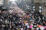 Her ses de mange mennesker og farverige skilte, bannere og balloner som indbyggerne i New York havde taget med sig til demonstrationen.  