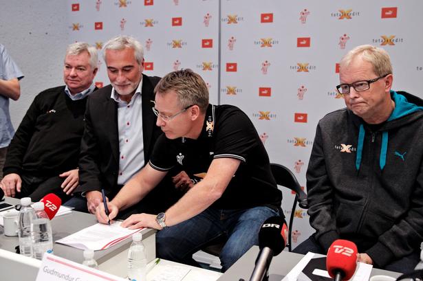 Gudmundur Gudmundsson afløste Ulrik Wilbek 1. juli 2014. Wilbek var selv med til at udpege ham. Han kom fra et job som træner for den tyske Bundesligaklub Rhein-Neckar Löwen og har tidligere stået i spidsen for det islanske landshold og den danske ligaklub GOG.  