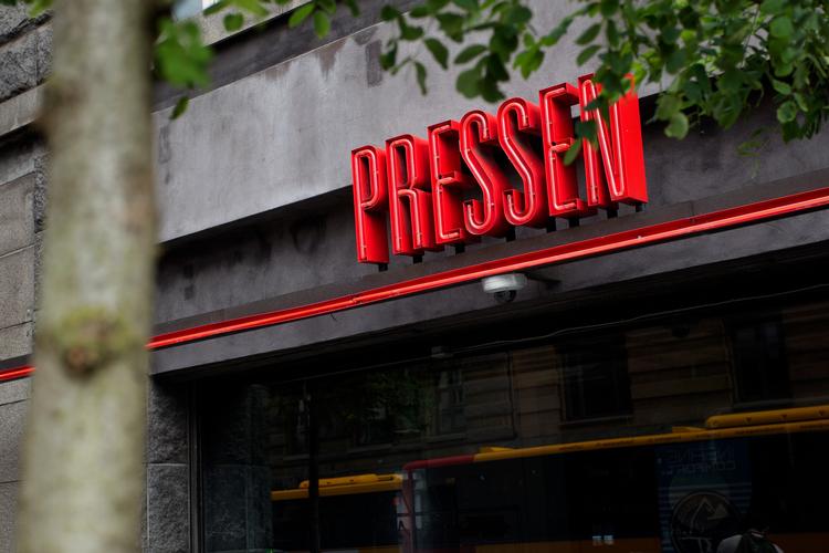 Pressen udefra august 2016 