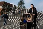 Det er blandt andet Superkilen, der har fået en flok rejsebloggere til at udpege Nørrebro til et af Europas cooleste steder. 